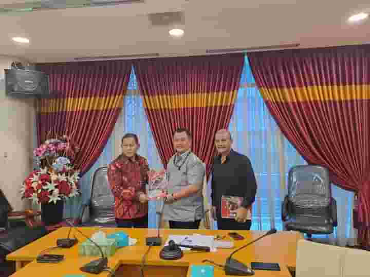 Terkait Jalan Provinsi Yang Rusak Di Wilayah Kota Gunungsitoli, Walikota Temui Ketua DPRD Provsu Dan Kadis Bina Marga Provsu