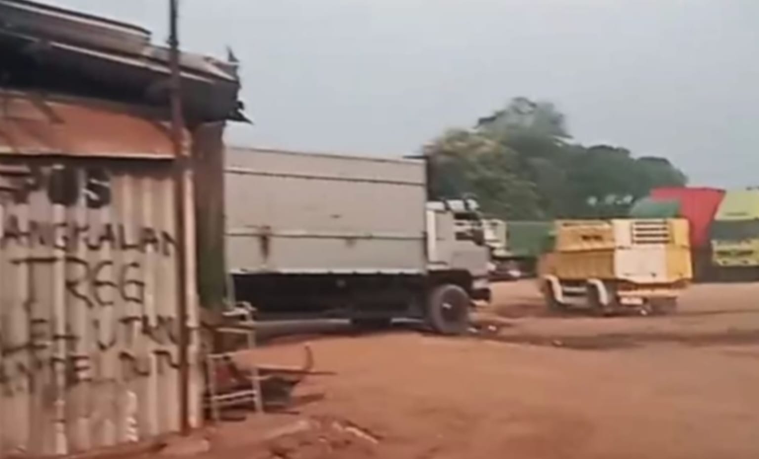 Diduga Ada Kongkalikong, Penimbunan Solar di Kendal Makin Meresahkan